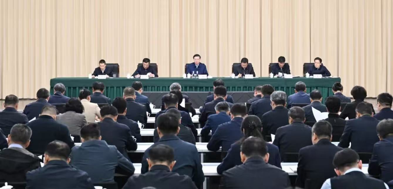 全省縱深推進群眾身邊不正之風(fēng)和腐敗問題集中整治再動員再部署會議召開 許昆林講話 王新偉主持 熊茂平出席